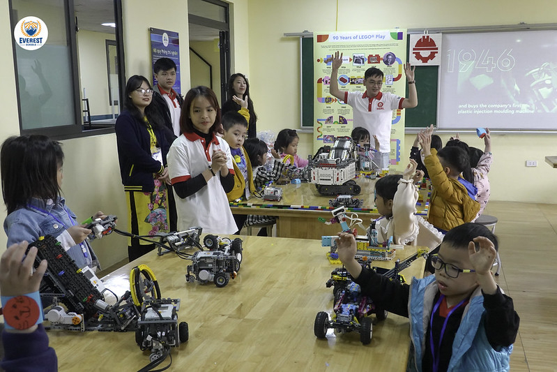 Everest School