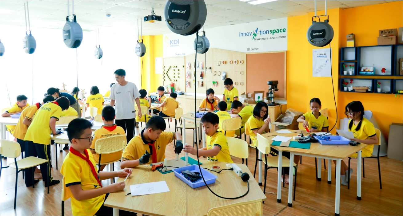 Everest School
