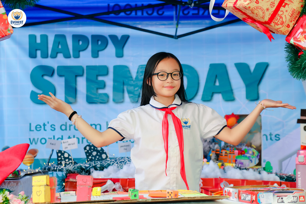 Everest School